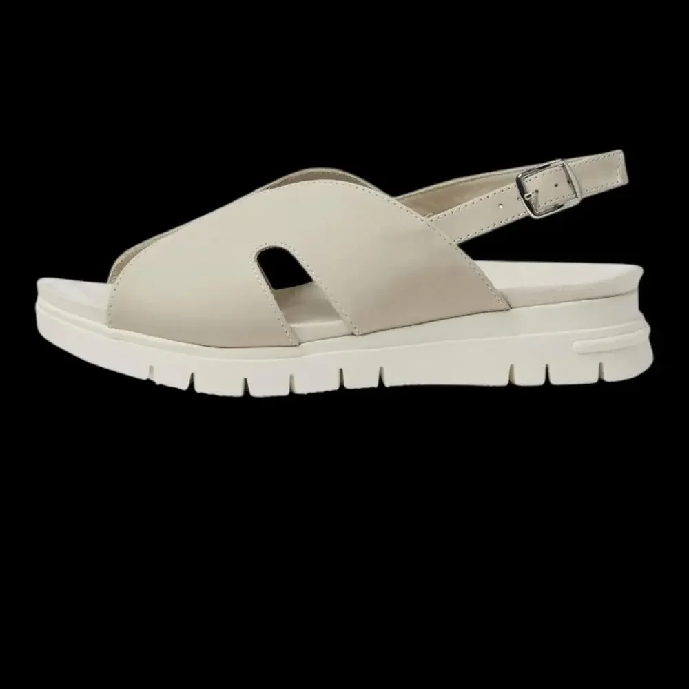 David Tate Madona Women Beige sandals adjustable slingback SZ/ 7 Wide